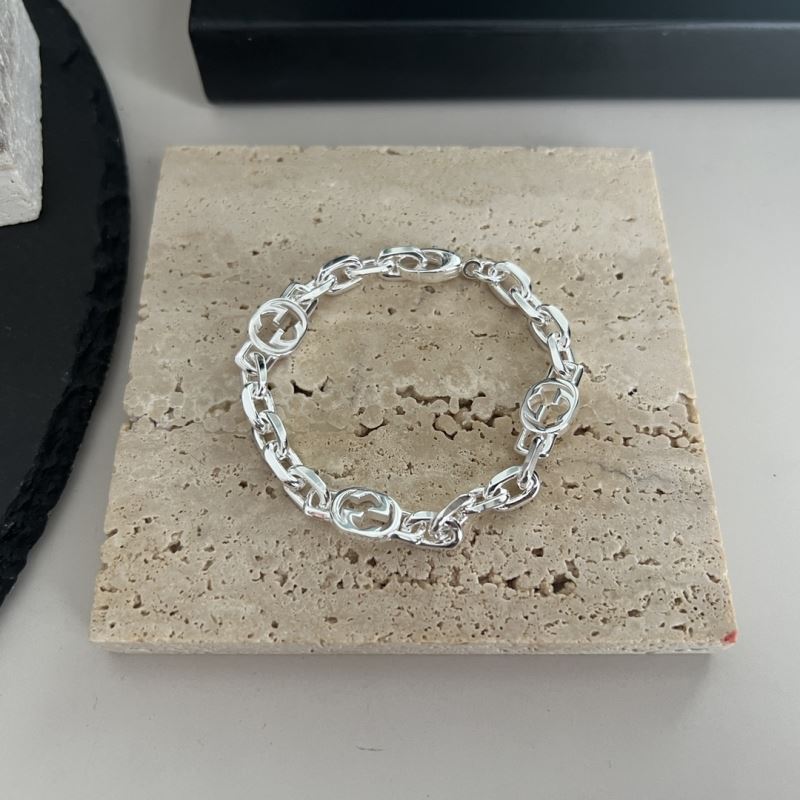 G*u*i bracelets